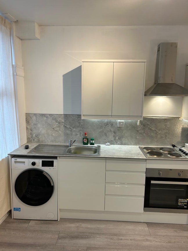 Newly Refurbished Studio Apartment  Main Photo