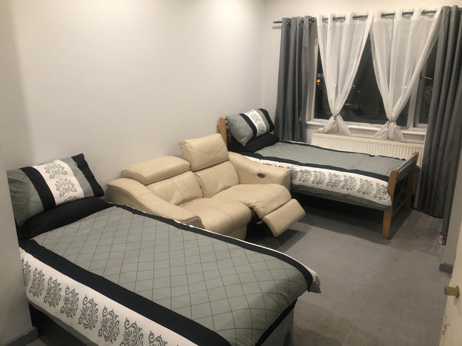 £495 & £695 All inclusive 4 Large Double Room  Main Photo