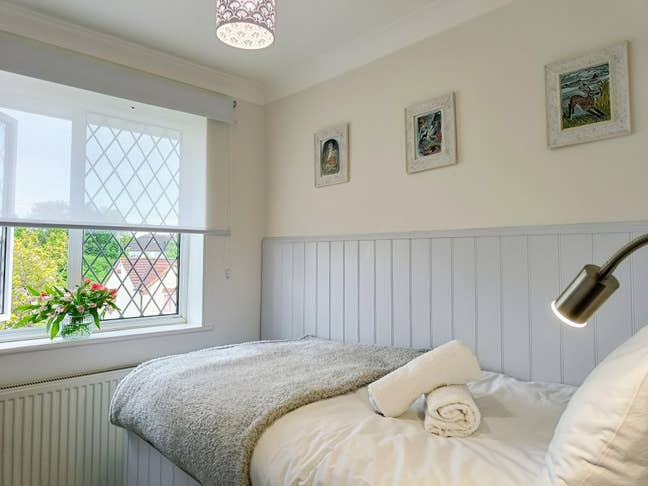 Beautiful House, Single Room Mon-Fri Only Main Photo