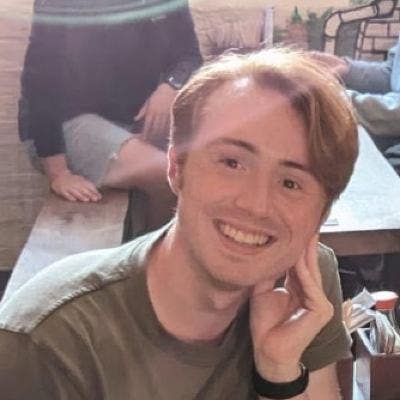 Looking for a spare room Main Photo