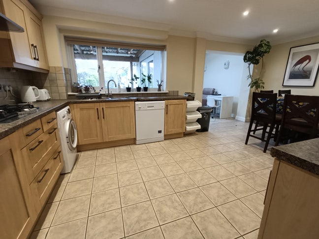 Beautiful House, Single Room Mon-Fri Only Main Photo