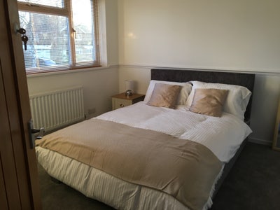 Premium luxury rooms in Salford/Redhill Main Photo