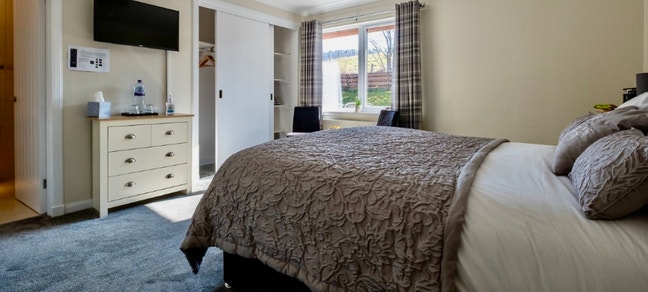 En-suite room in large house - own entrance Main Photo
