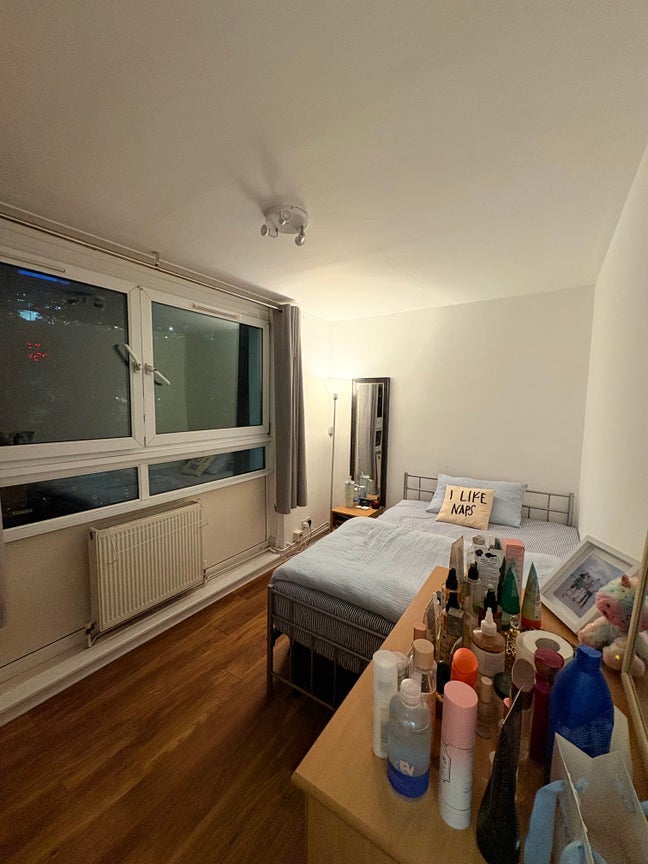 Double Room in Shepherd’s Bush Main Photo