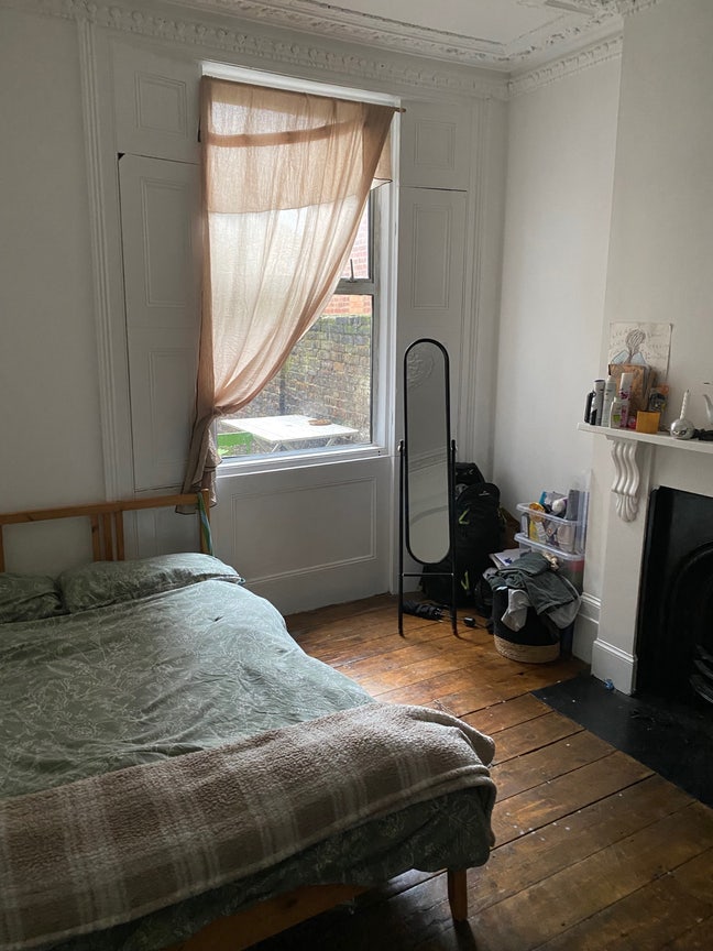 Large double room in Homerton Main Photo