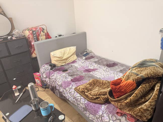Cheaper Sharing Room Available for Boy Main Photo