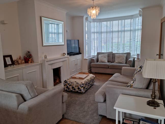 2 Rooms Available in Semi-Detached House Share Main Photo
