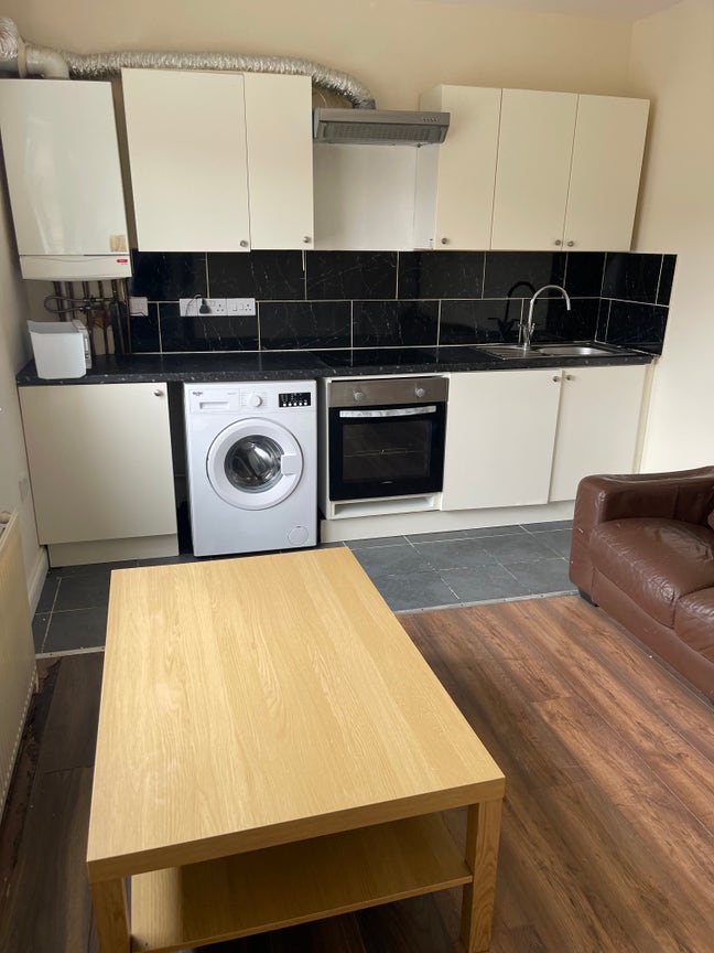 2 Bed 1St Floor Flat -  Kingfield Rd - CV6 5Ps Main Photo