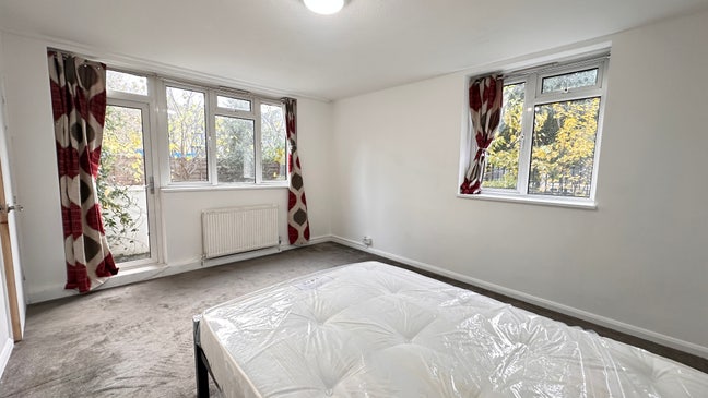 Spacious Room in a Friendly House Share W10 Main Photo