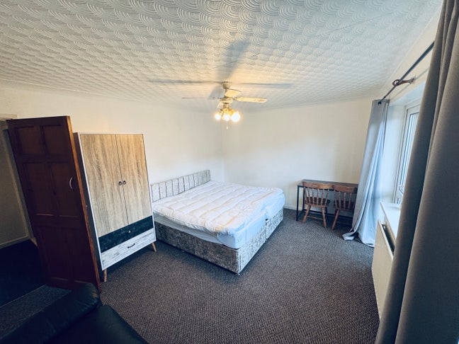 Large 2 Bed Apartment Loughborough  Main Photo