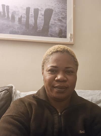 escription I am a female aged 42. I am looki... Main Photo