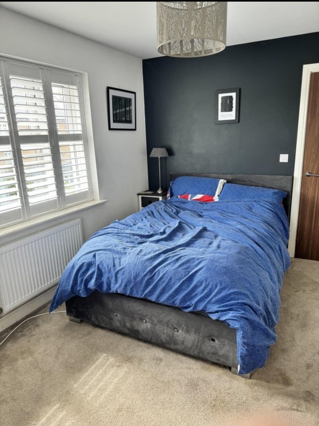 Double room in family home  Main Photo