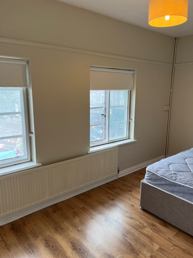 Double Rooms to rent  Main Photo
