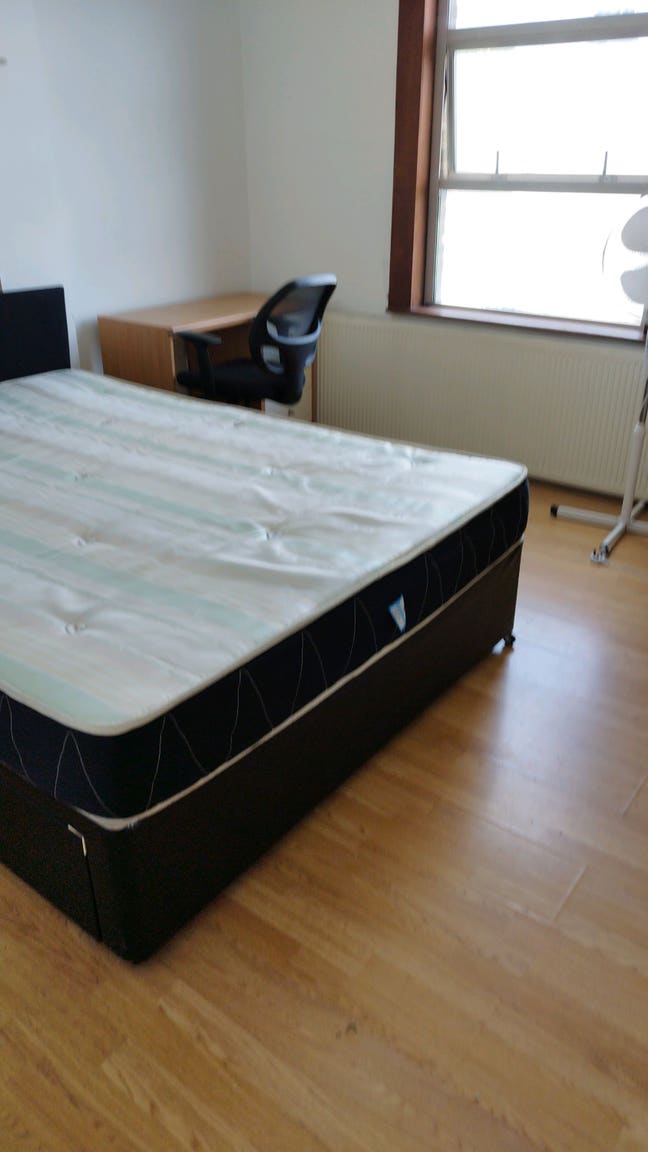 Spacious flat for 3 people. Couple and single. Main Photo
