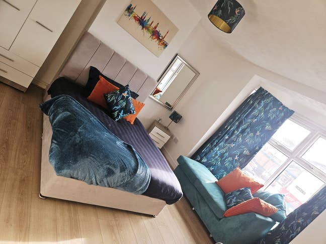✨️Large double furnished room Newhampton Main Photo