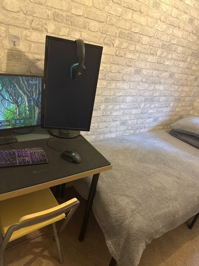 Decent Single room Main Photo