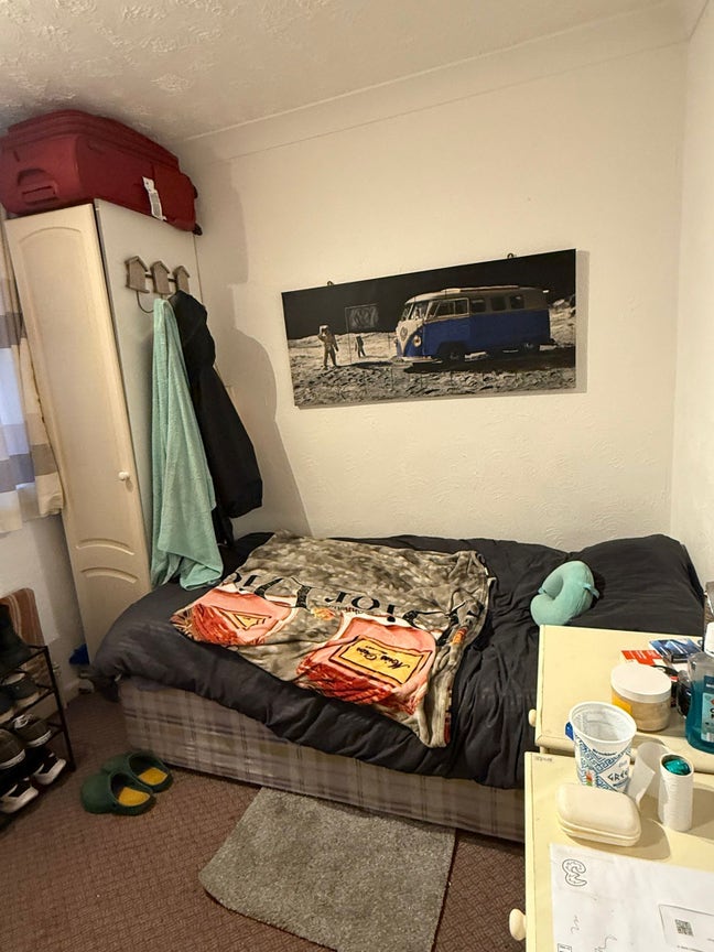 A single room available Main Photo