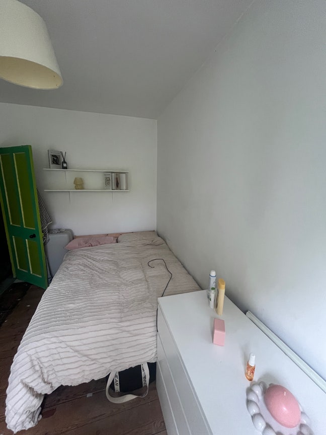 2 week sublet wanted URGENTLY  Main Photo