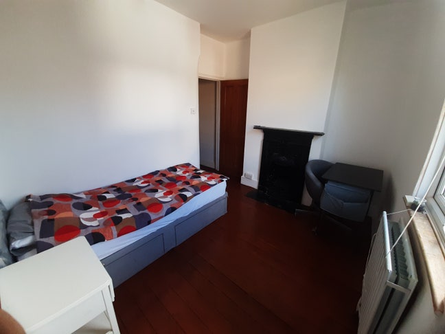 A cozy room Main Photo