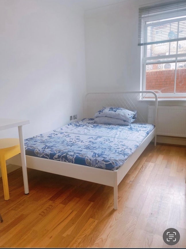Double Room In Golders Green Road  Main Photo