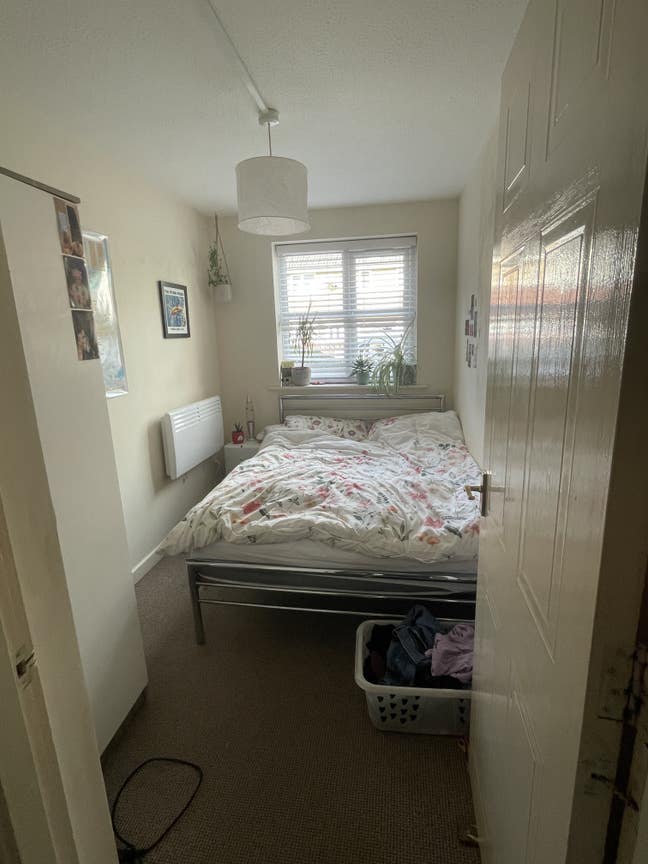 Double bedroom available in two bed flat Main Photo