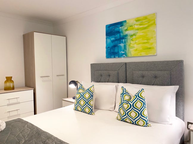 Spacious Contractor-Friendly Room in Bolton Main Photo