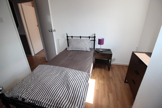 Room for Rent Within a 4 Bed Maisonette  Main Photo