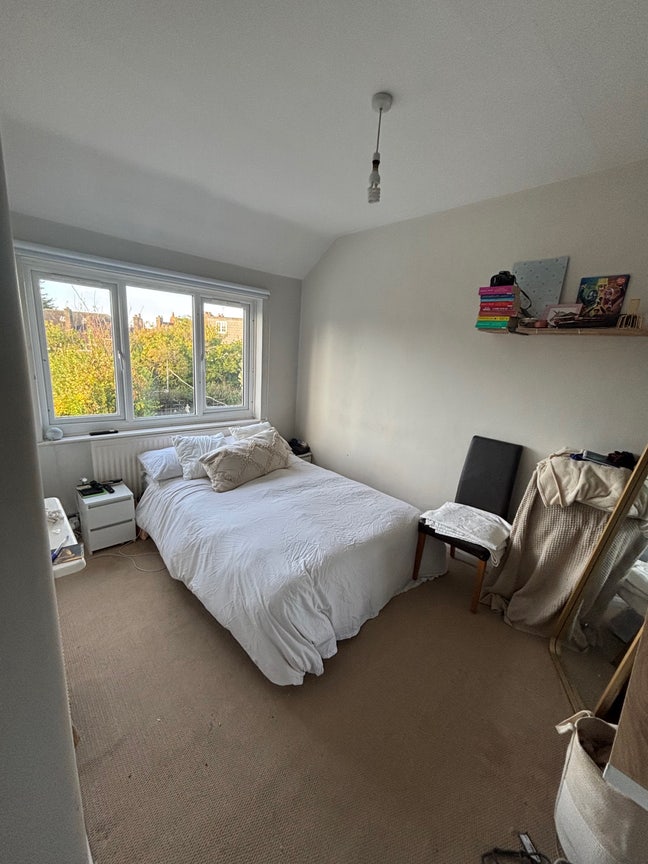 Bright double room in Earlsfield Main Photo