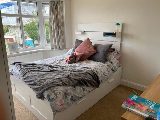 Double Bedroom Newly Refurbished Big Garden Main Photo