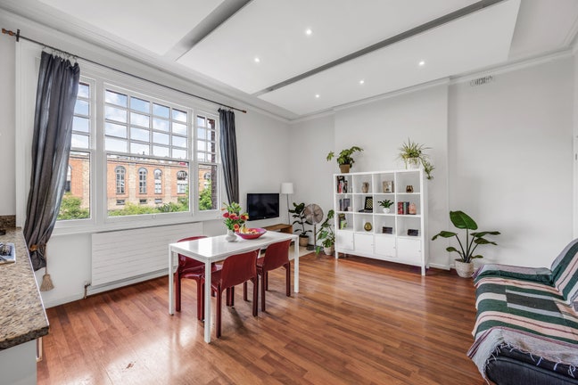 Beautiful 1 bedroom in South Hampstead Main Photo