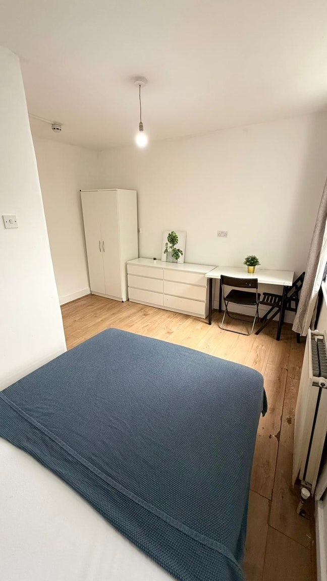 * 1Min to Dollis Hill Station, Cozy Double Room Main Photo