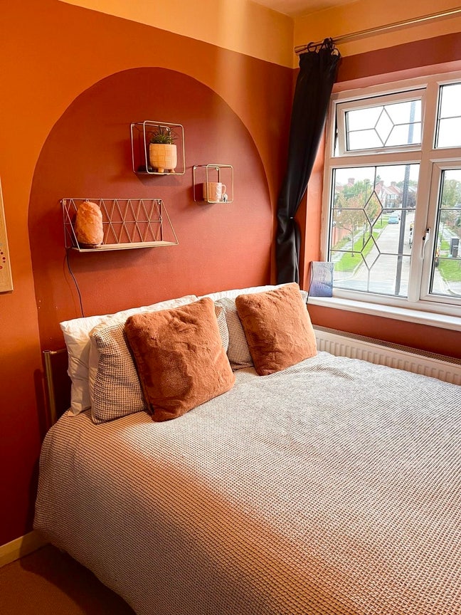 Double Room / Own Shower/ Own Separate Kitchenette Main Photo