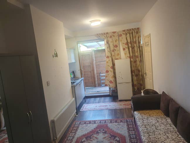 Single Studio Flat – £1,150 PCM – Silverthorn Main Photo