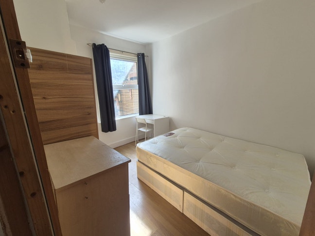 Newly Painted, New Mattress,, Walthamstow Main Photo