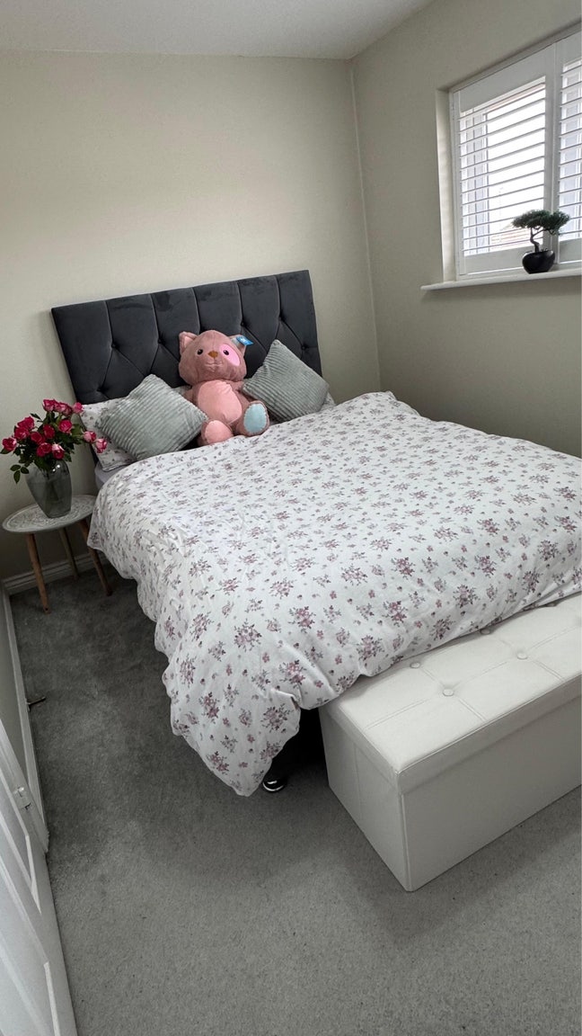 One room for rent in a 4 bed house Main Photo