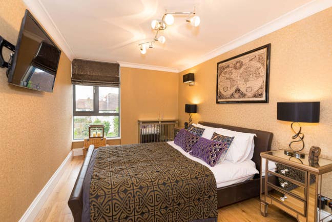 Spacious Split-Level Flat – Rooms Available for Pr Main Photo