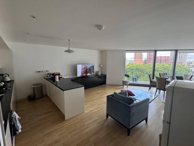 Spacious En-Suite with Balcony in Paddington! Main Photo