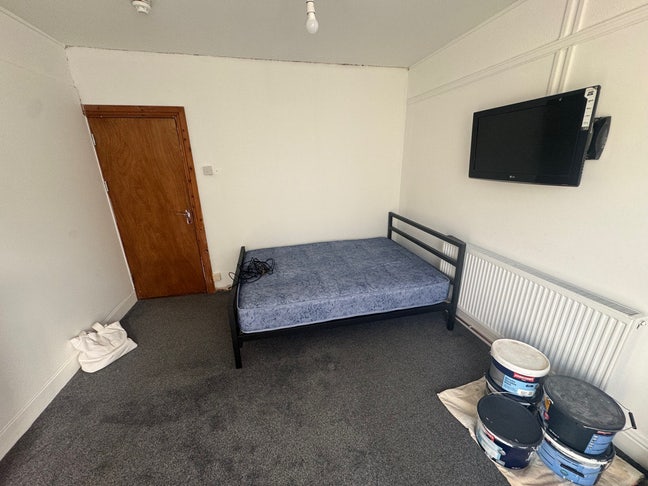 Two rooms for rent  Main Photo
