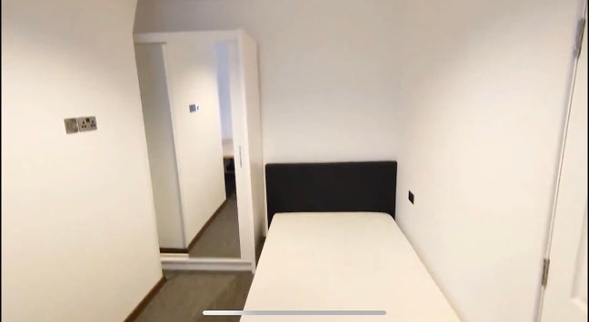 1 double bedroom + ensuite to rent Main Photo