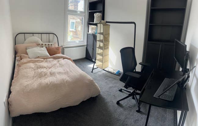 Double room inc bills Forest Gate Main Photo
