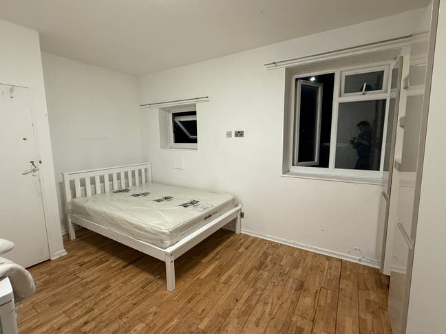 Beautiful rooms available in Roehampton Asda Main Photo