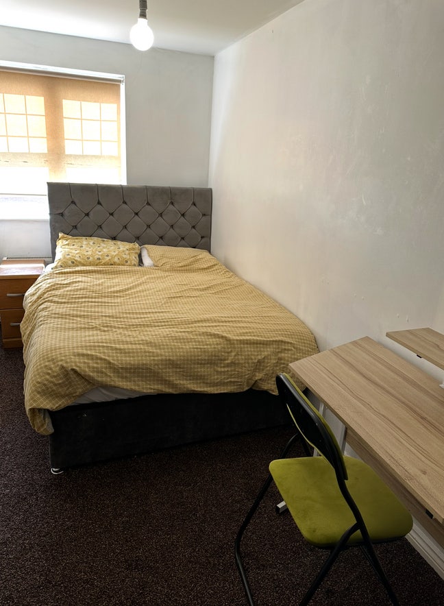 Double room £450 furnished, all bills included.  Main Photo