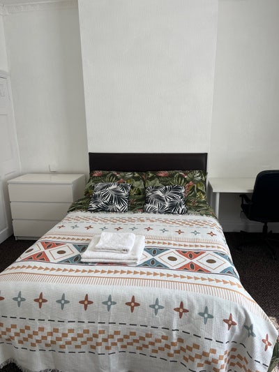 Double bedroom available in September  Main Photo