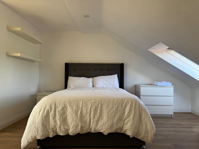 Amazing Huge Bedroom in Balham!  Main Photo