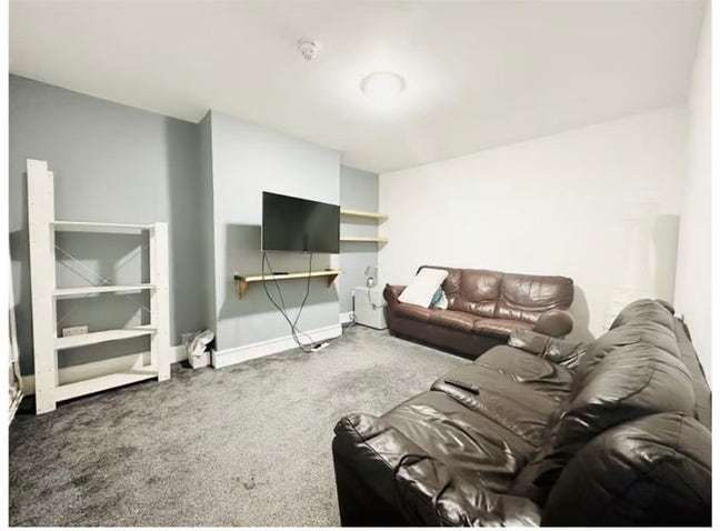 Room for rent in Lenton, Nottingham for students Main Photo