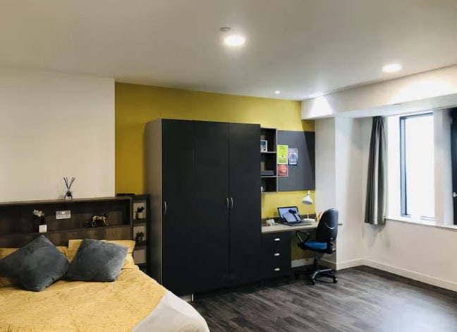 Deluxe Studio  Main Photo