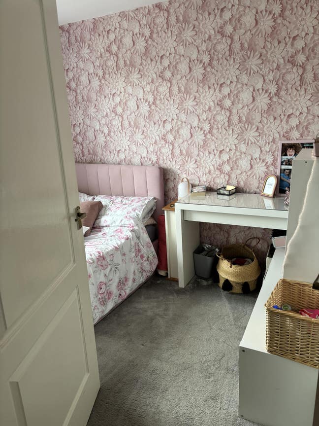 Double room in mid terrace house in Mountcastle Main Photo
