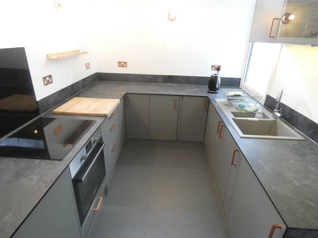 Large 4 bed property with Garden, Oval SE5 Main Photo
