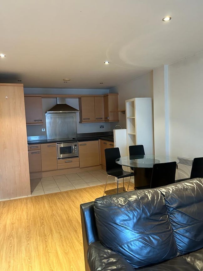 2 Bed Flat, Taylorson Street South, M5 Main Photo