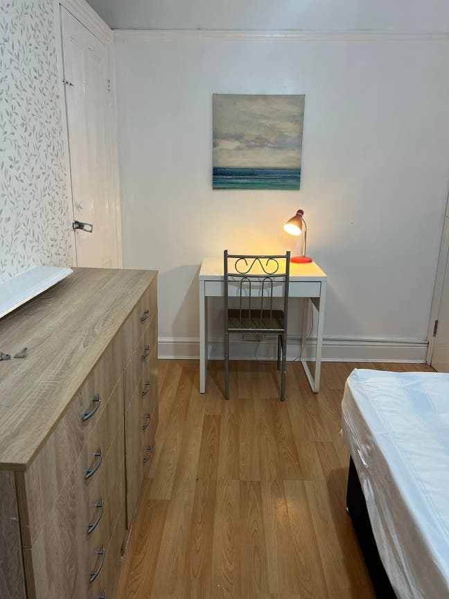 Bright Room 2 minutes from the station/Jubilee lin Main Photo